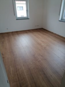 Laminat Breitdiele schwimmend verlegt