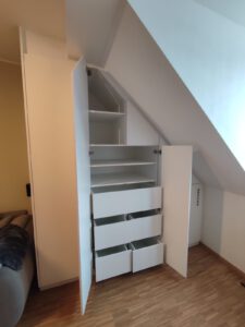 Einbauschrank mit Schwerlastauszügen