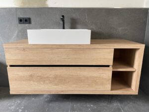 Waschtischunterschrank mit offenem Bereich