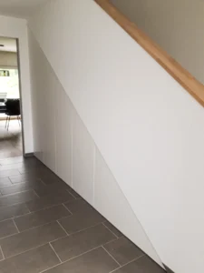 Einbauschrank unter der Treppe