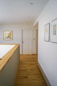 Zimmertürelement schreinergefertigt bündig in der Wand liegend
