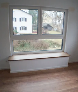 Sitzfläche auf Unterbau aus Beton