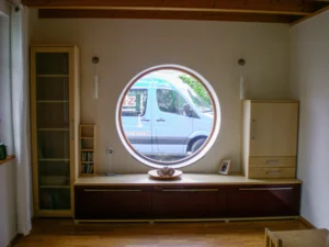 Sideboard mit Vitrine