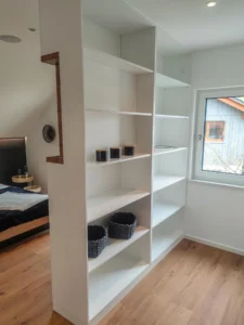 Schrankelement als Raumteiler