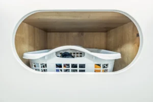 Detail Wäscheschrank