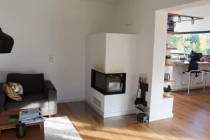 Bündig eingelassene Glasplatte im Parkett